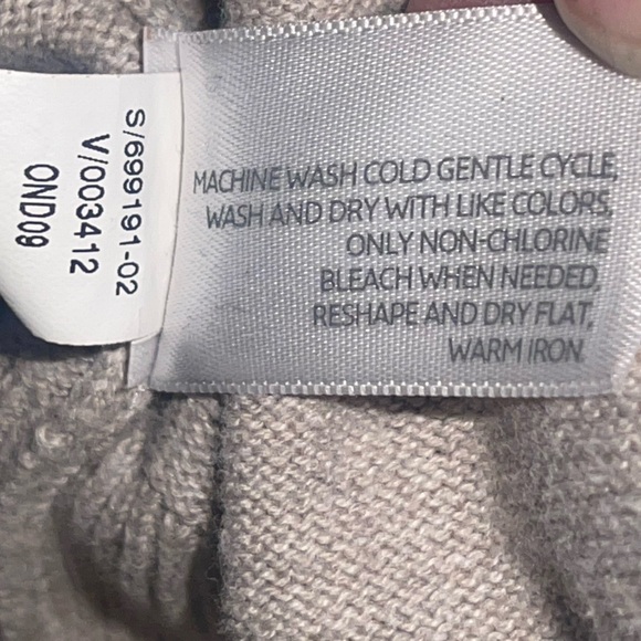 Old Navy Vintage V-neck Cotton Argyle sweater. Size XL GUC - Picture 7 of 9